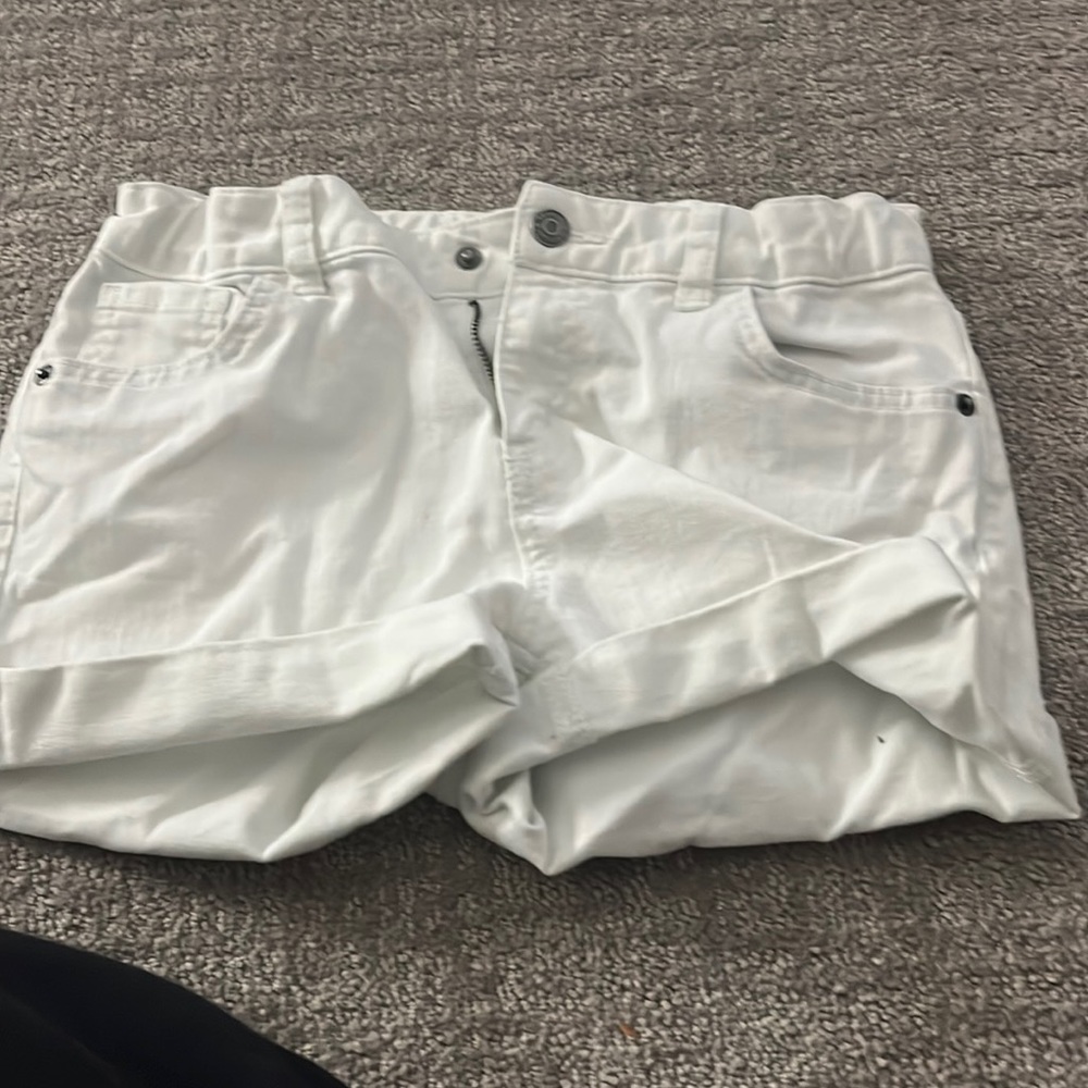 Cat and Jack white jean shorts never worn and great condition